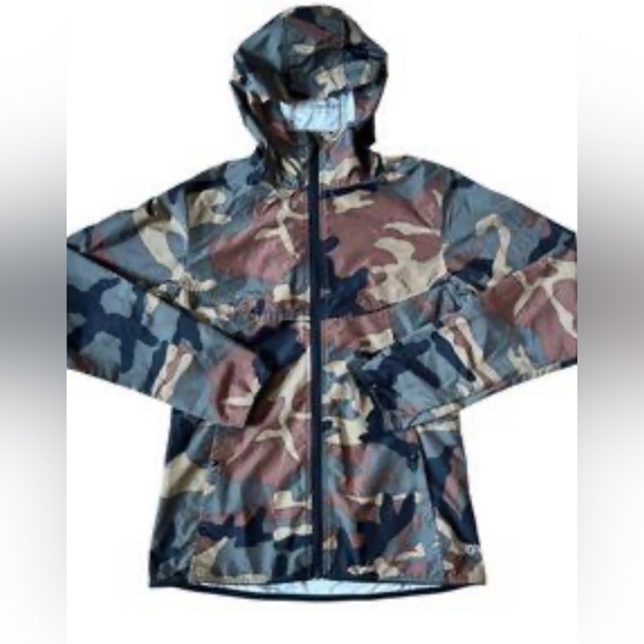 Herschel Camo Raincoat - Picture 2 of 7